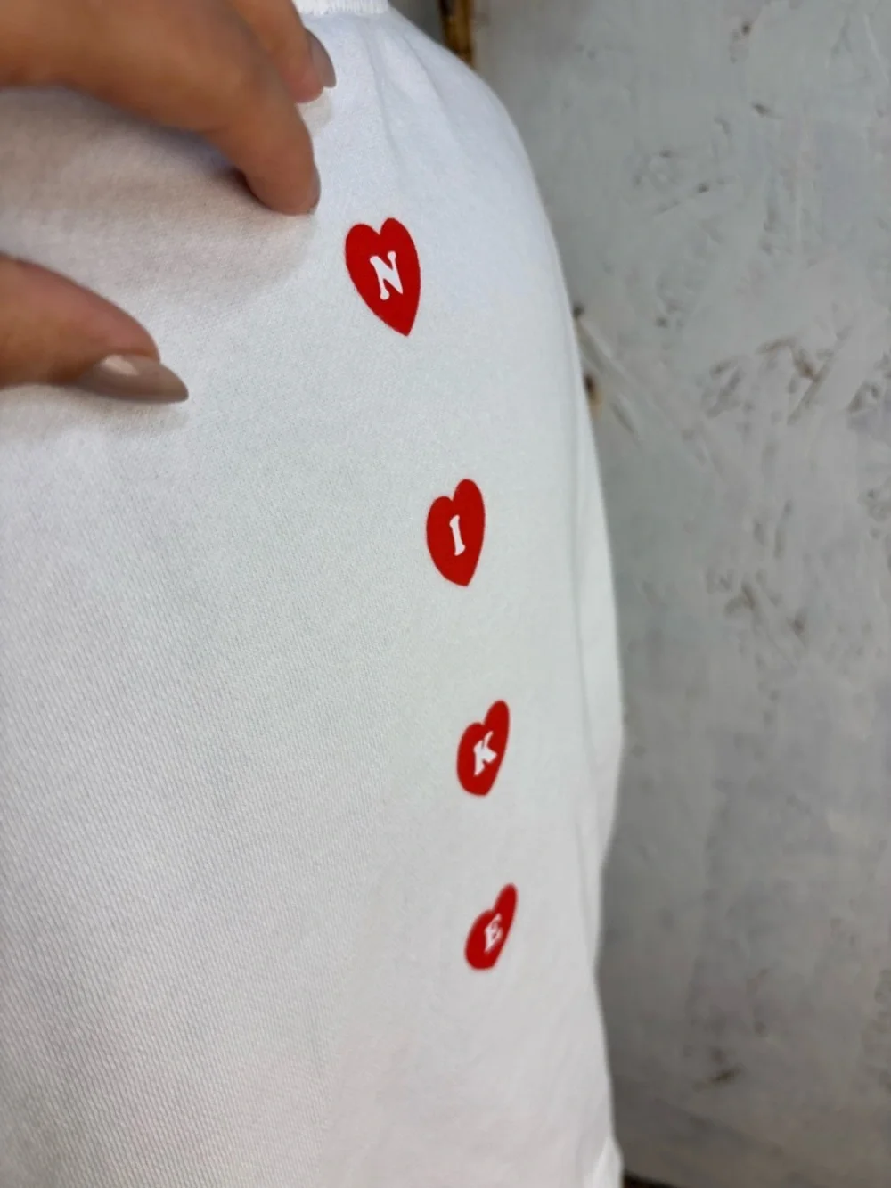 Nike Kiss Embroidered Lip Logo Heart Detail White Sweatshirt Oversized XL